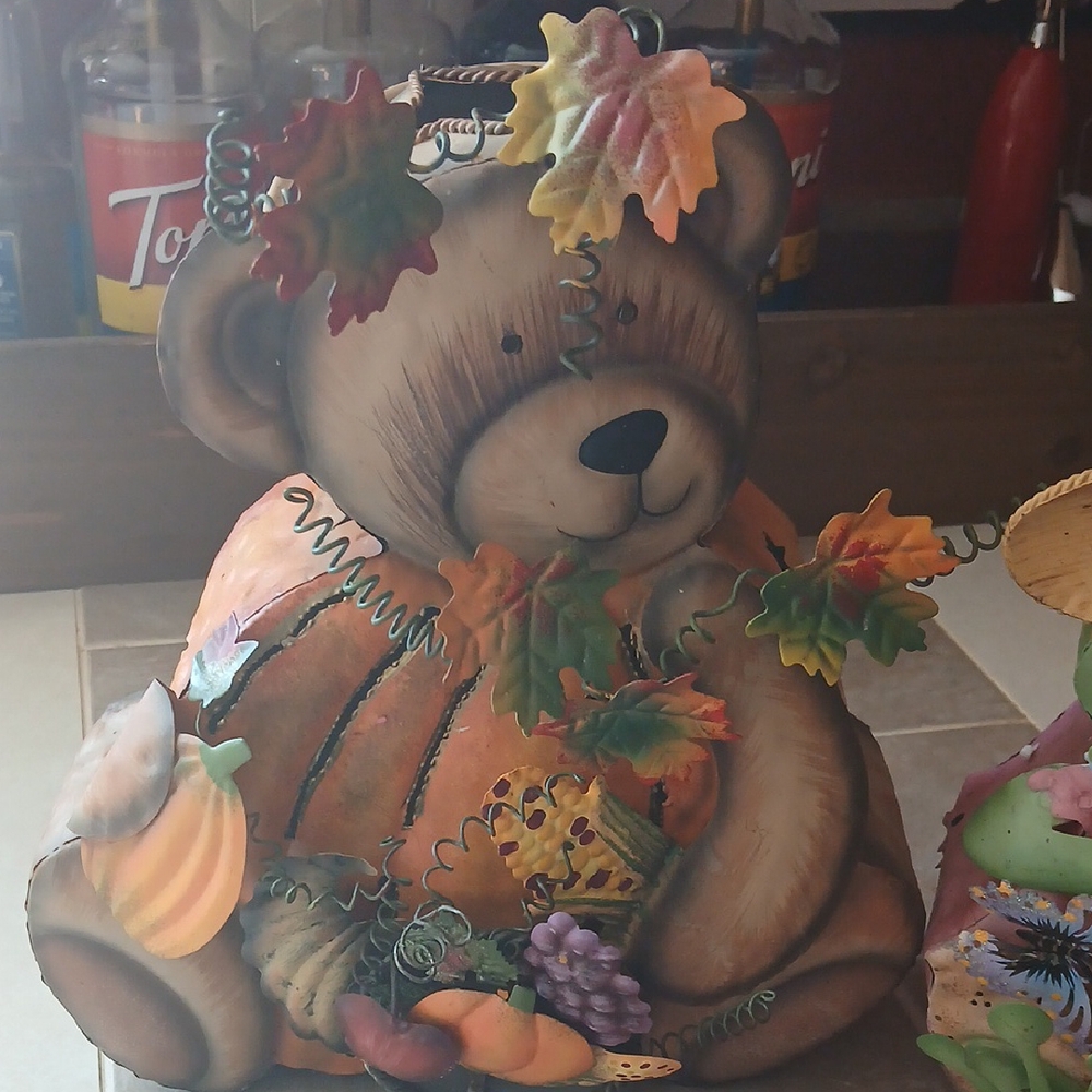 Home Interiors Autumn Bear and Frog Decor with Vibrant Colors - Picture 2 of 6